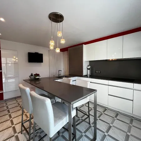 Belle Avec Piscine, Proche Et Centre De - Fr-1-239-718 别墅