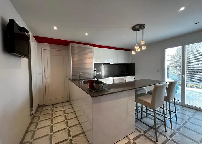 Belle Avec Piscine, Proche Et Centre De - Fr-1-239-718 别墅 圣让－德吕兹